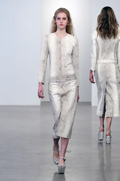 Look 8